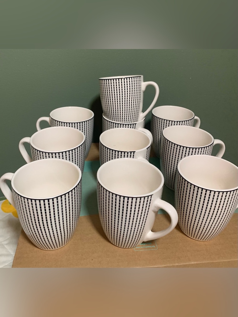 TEN Royal Norfolk Dashed-Pattern Stoneware Mugs in black and white 14 oz